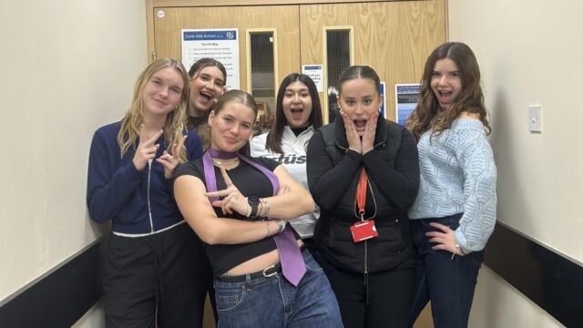 Moje zkušenosti se Sixth form a jaký je rozdíl mezi středními školami typu College a Sixth form v Anglii